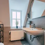 Luga Homes - Chausseehaus * 라이프치히