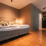 Luga Homes - Chausseehaus *