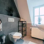 Luga Homes - Chausseehaus 아파트