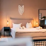 Luga Homes - Chausseehaus *