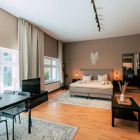 Luga Homes - Chausseehaus *